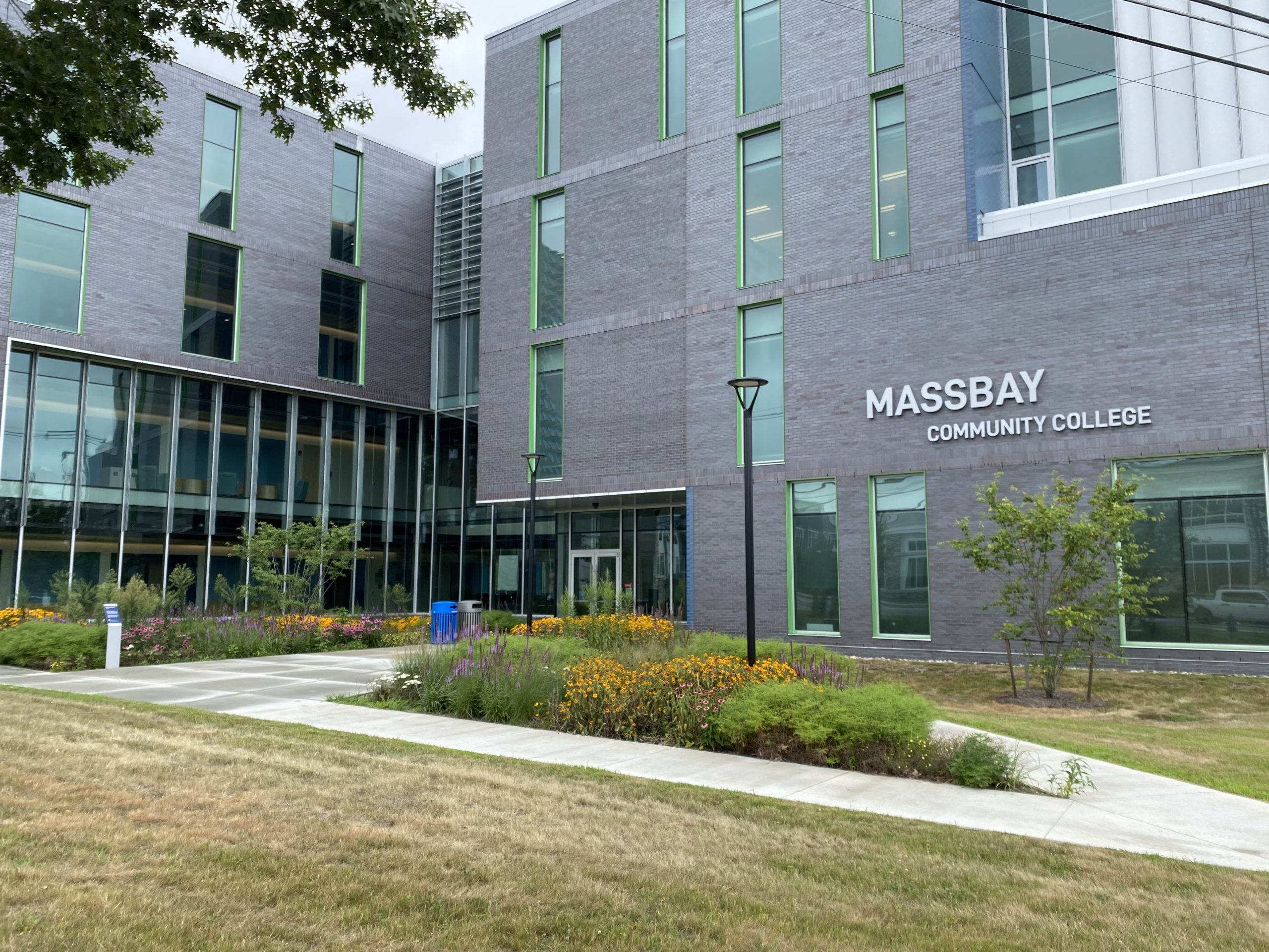 Entrance to MassBay Framingham Campus